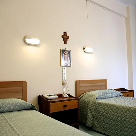 Casa Piccole Ancelle Di Cristo Re فندق